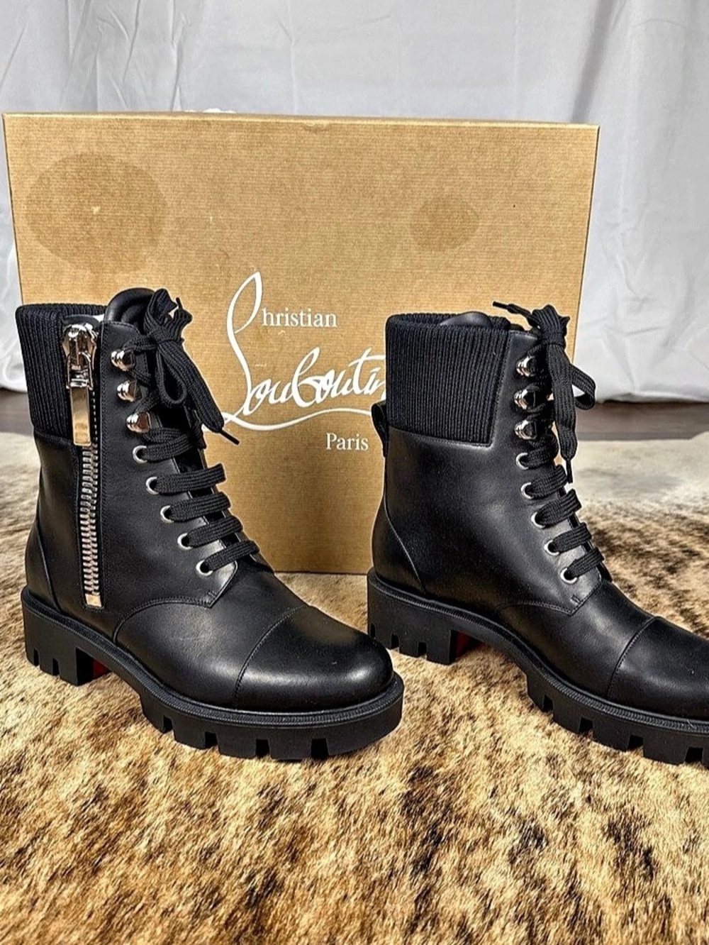 Christian Louboutin En Hiver Lug Flat Black Lug Combat Boots EU 36 Like New